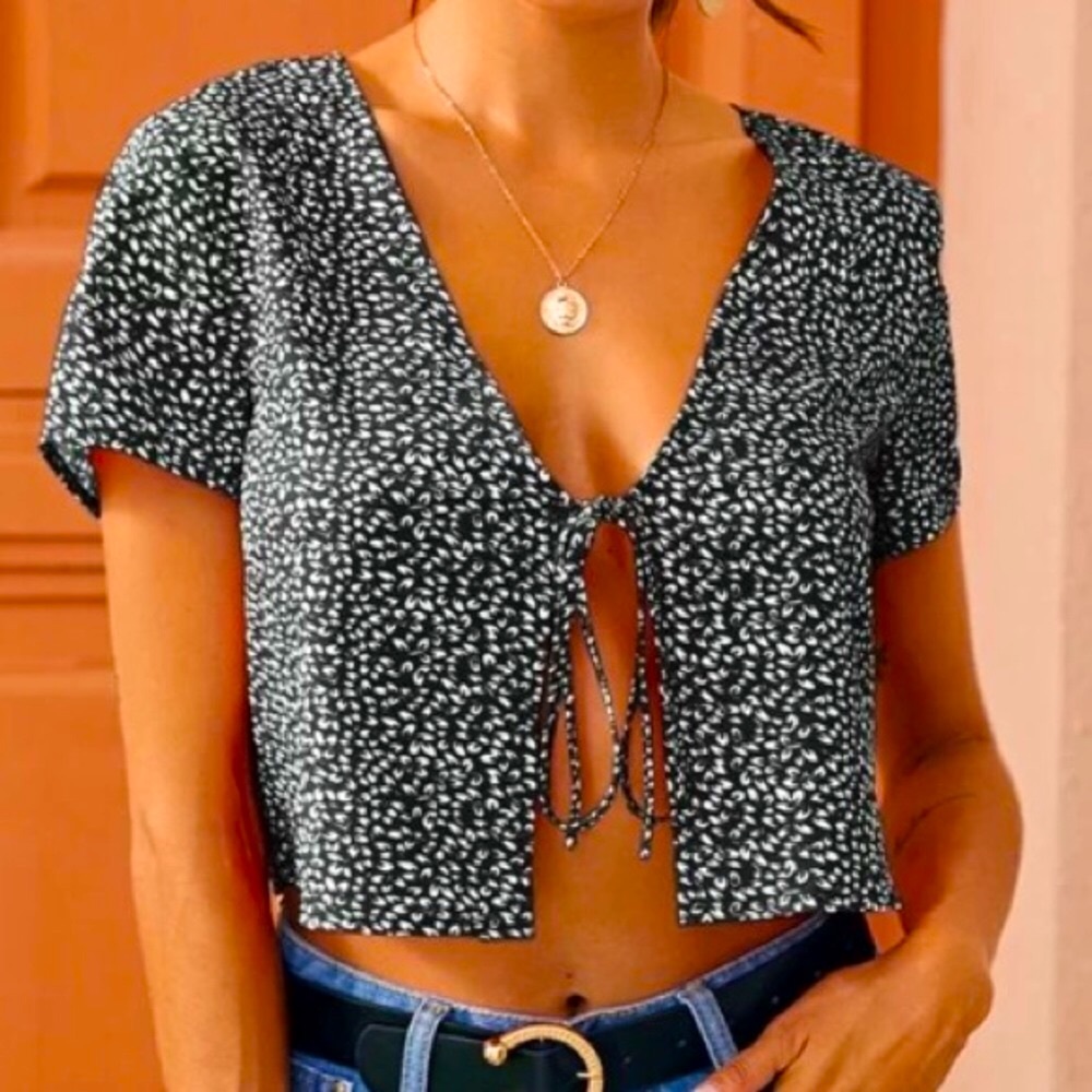 💋Silky Feel Ditzy Tie Front Sexy Crop Blouse Carnigan